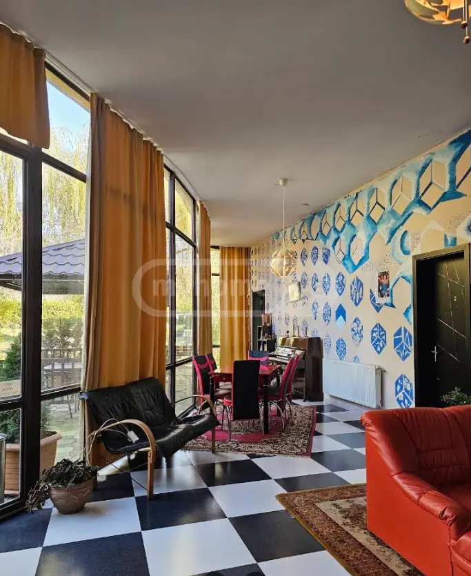 8 Room Hotel For Sale view 5
