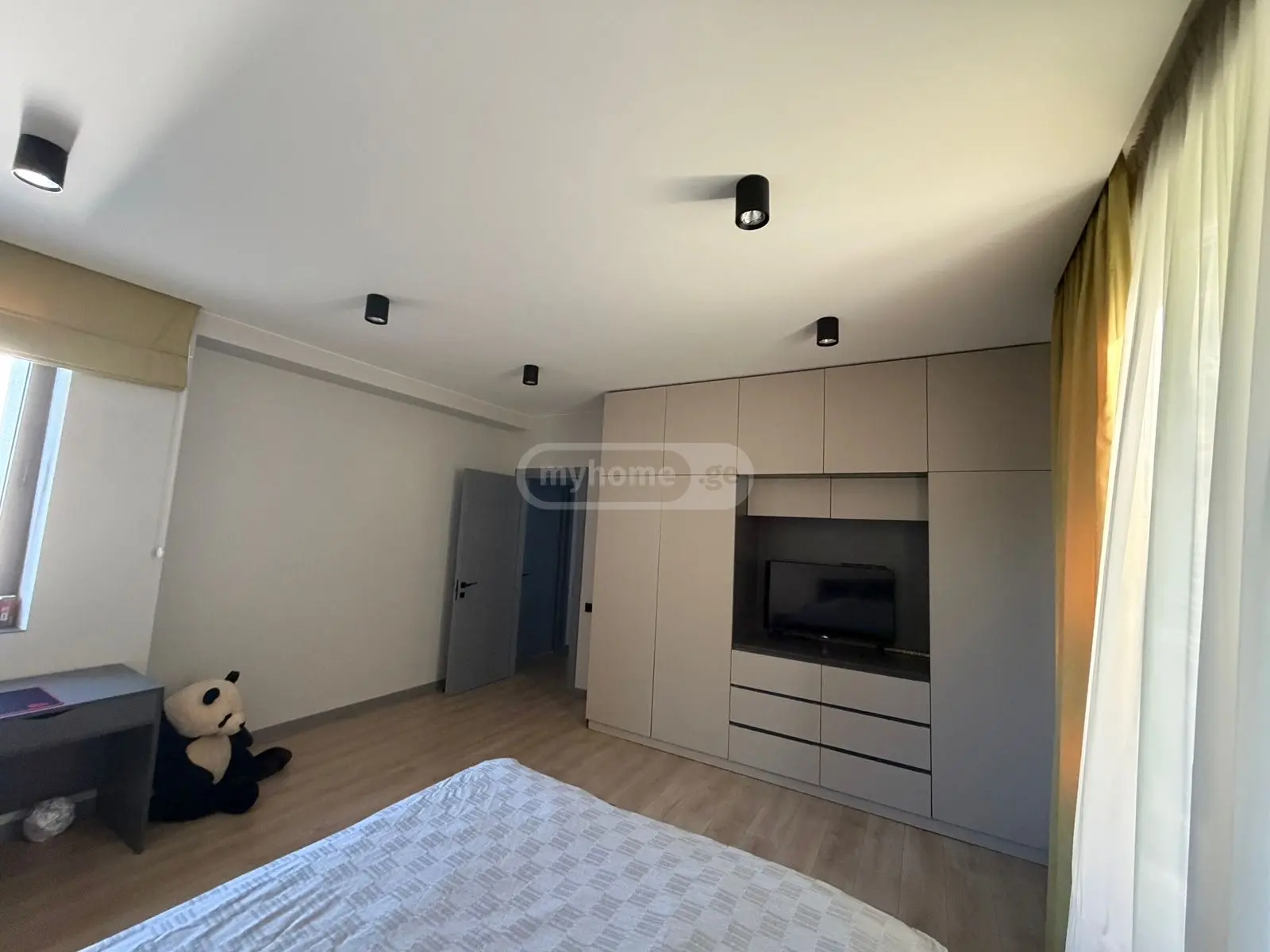 6 Room Private House For Sale view 4