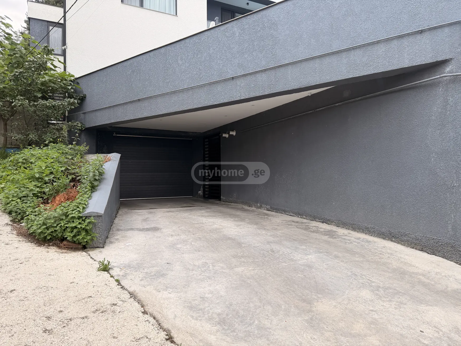 6 Room Private House For Sale view 12