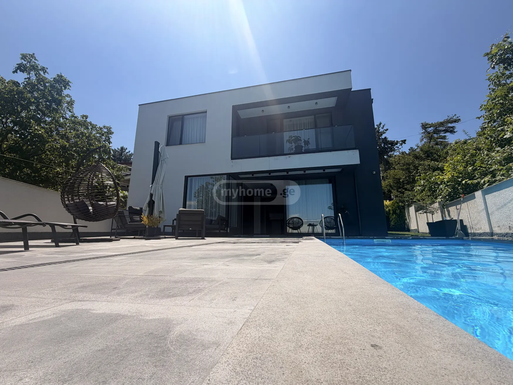 6 Room Private House For Sale view 2