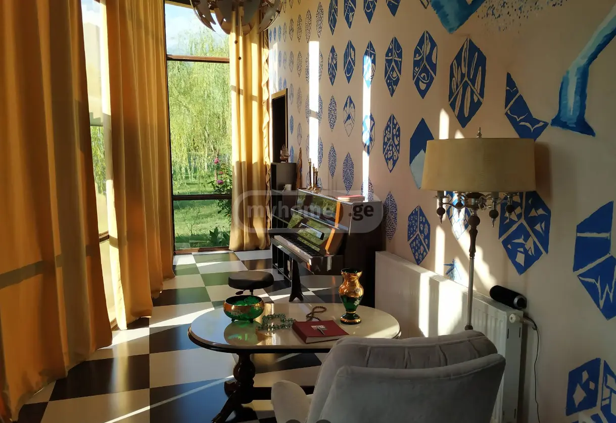 8 Room Hotel For Sale view 6