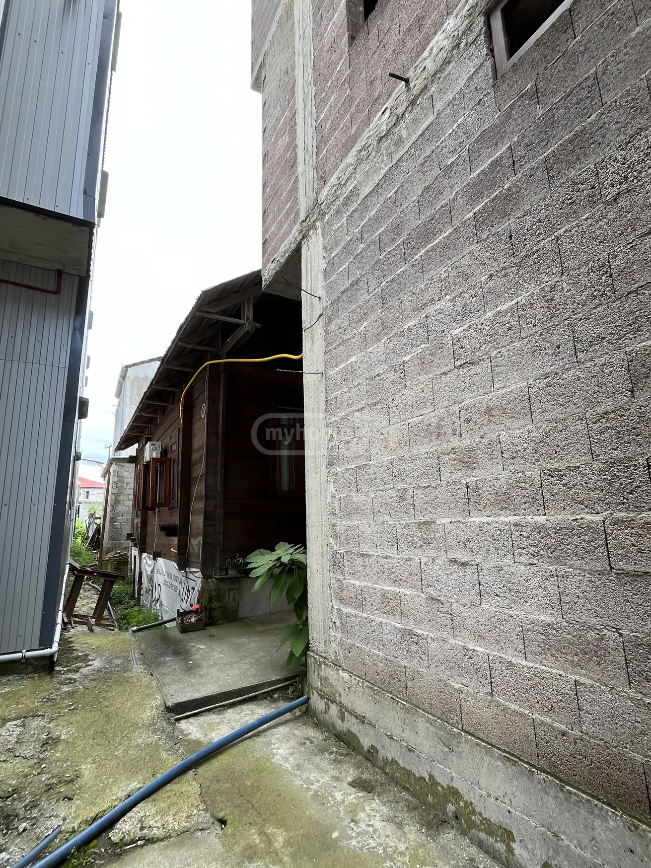9 Room Private House For Sale view 3