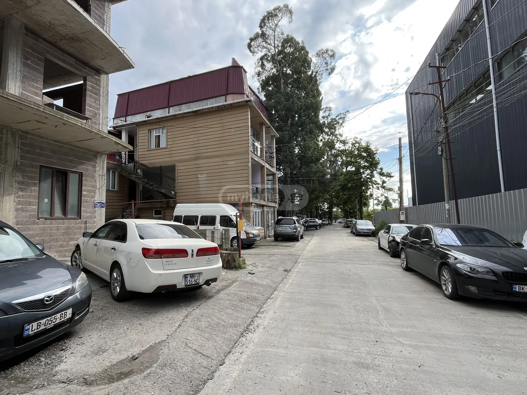 9 Room Private House For Sale view 2