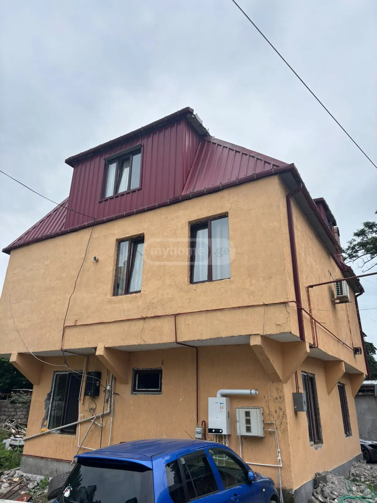 6 Room Private House For Sale view 2