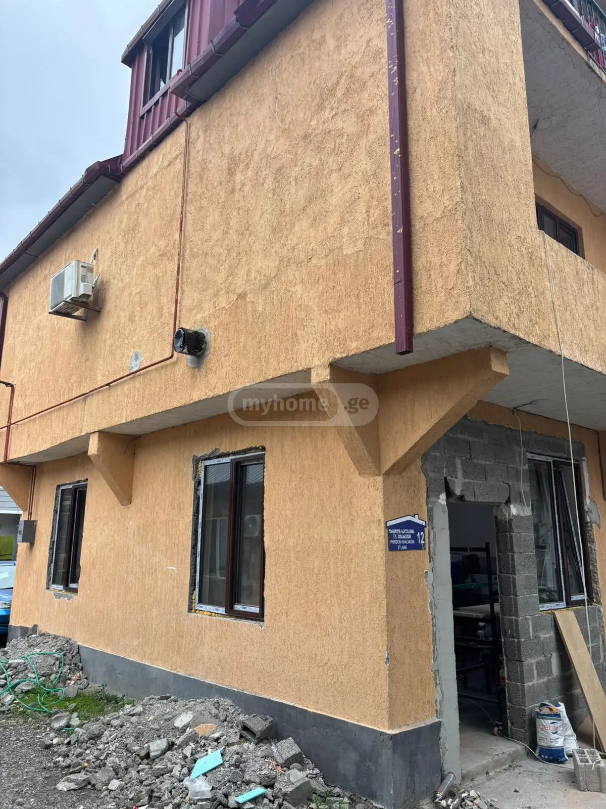 6 Room Private House For Sale view 1
