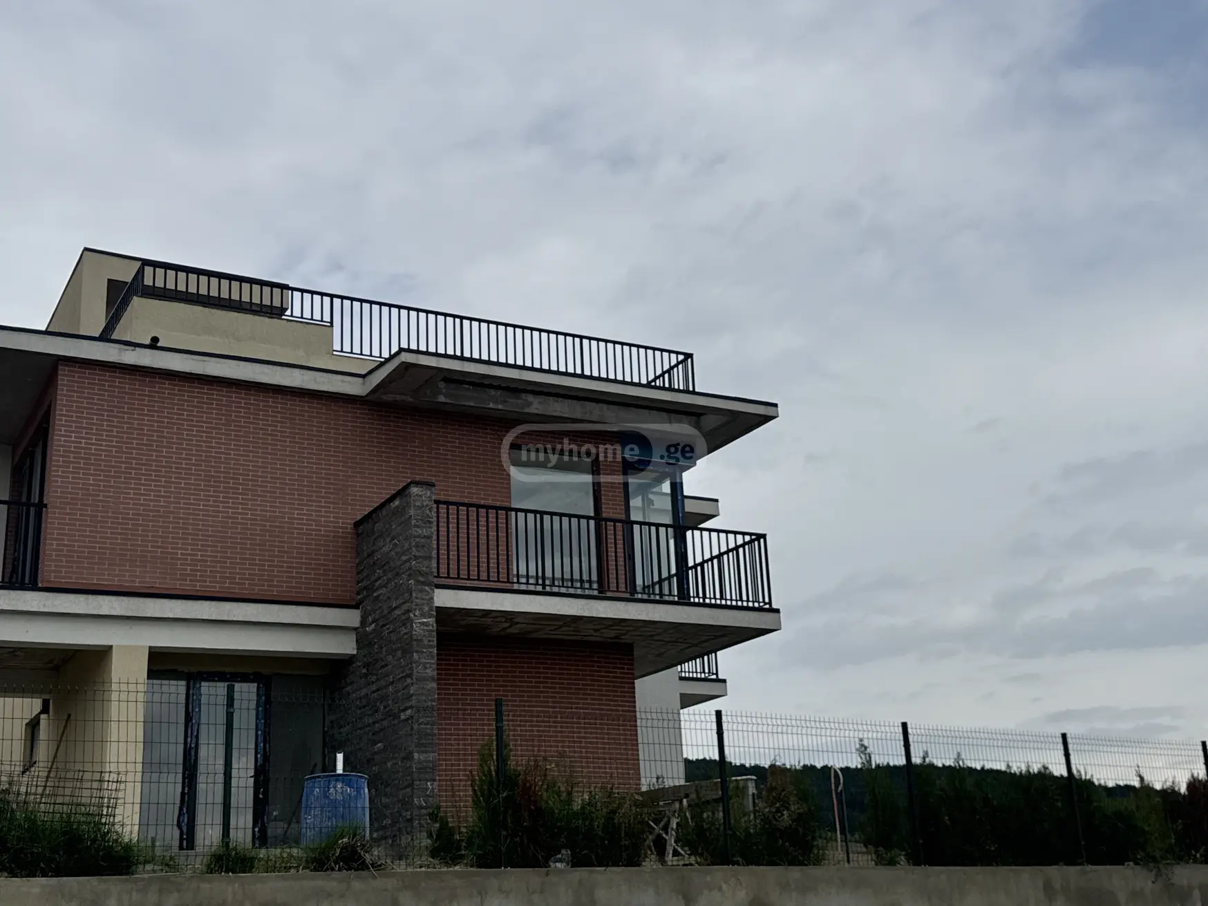 6 Room Apartment For Sale view 3