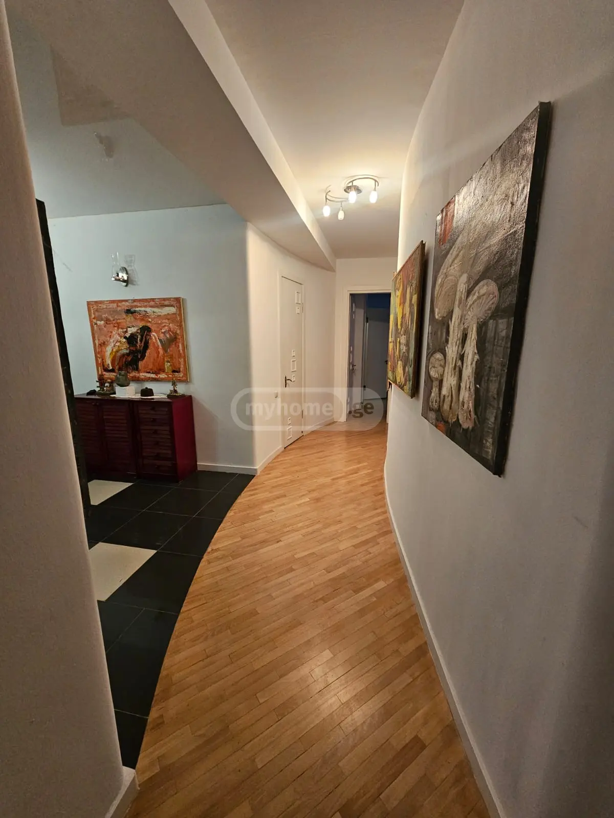 5 Room Apartment For Sale view 2