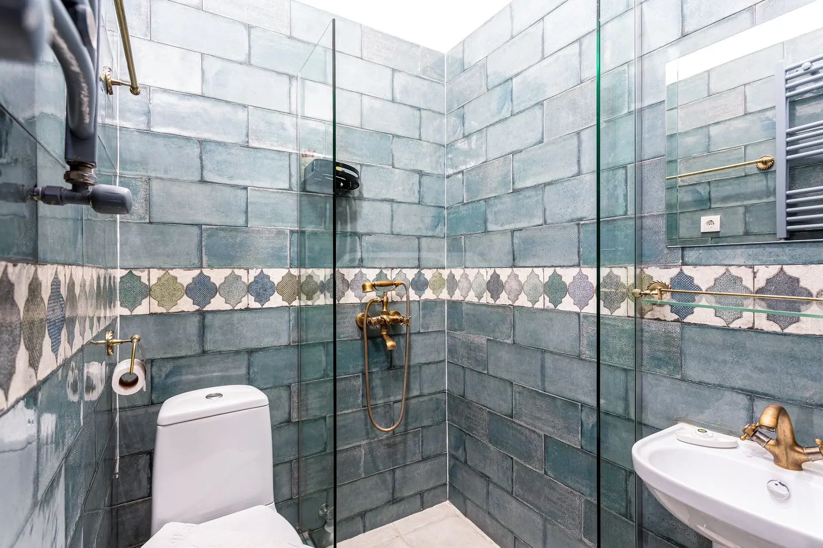 6 Room Hotel For Sale view 12