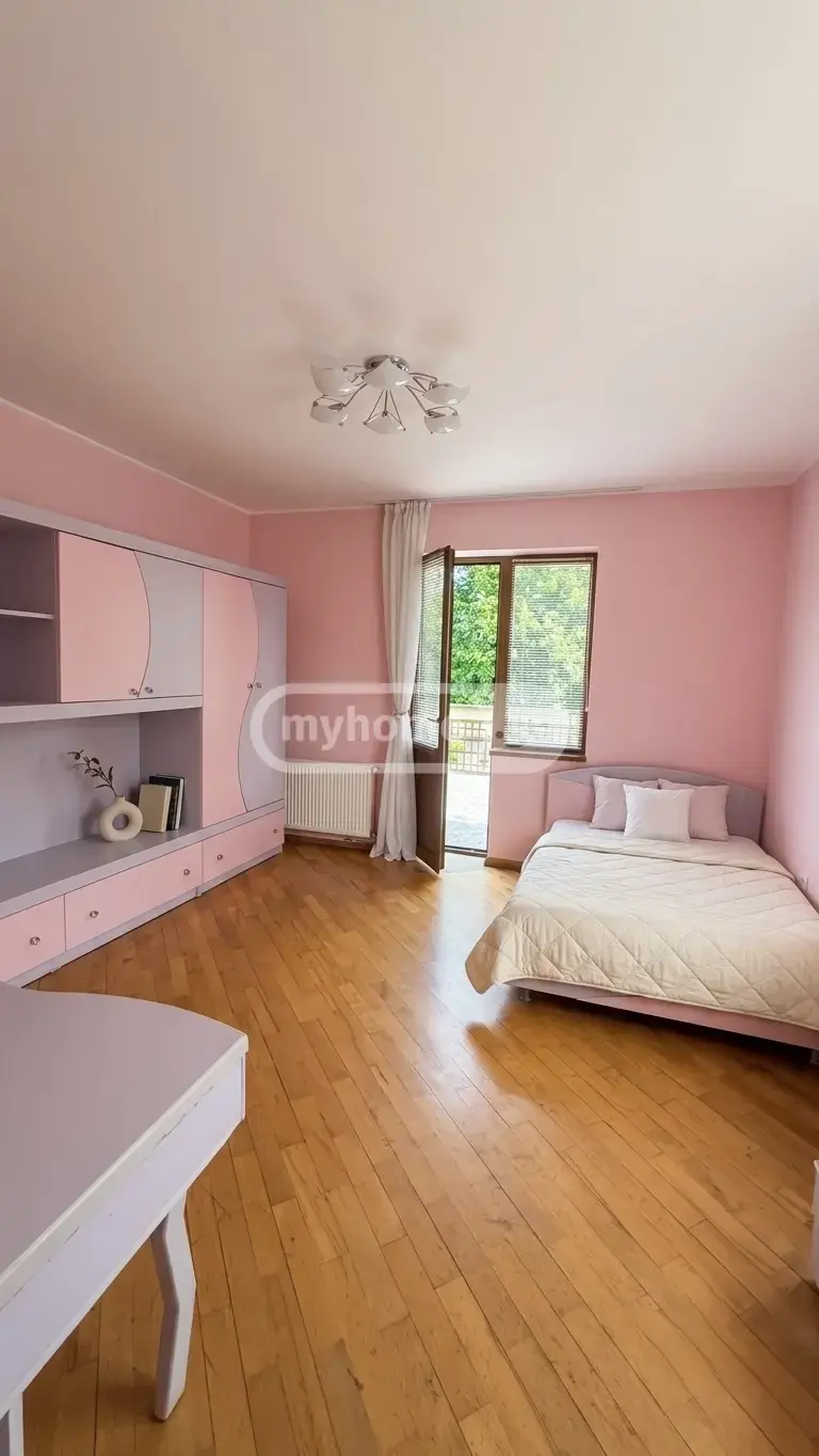 8 Room Private House For Rent In Saguramo, In Mtskheta Municipality view 5