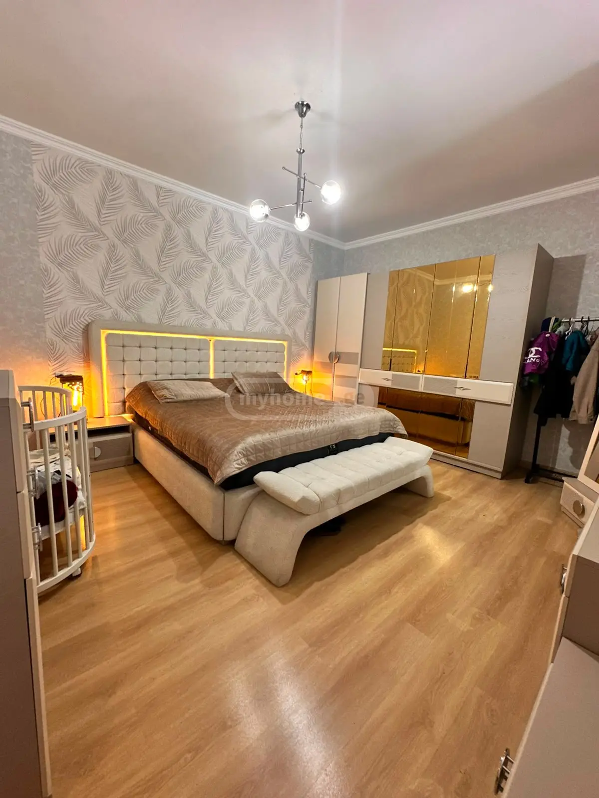 5 Room Apartment For Sale view 1