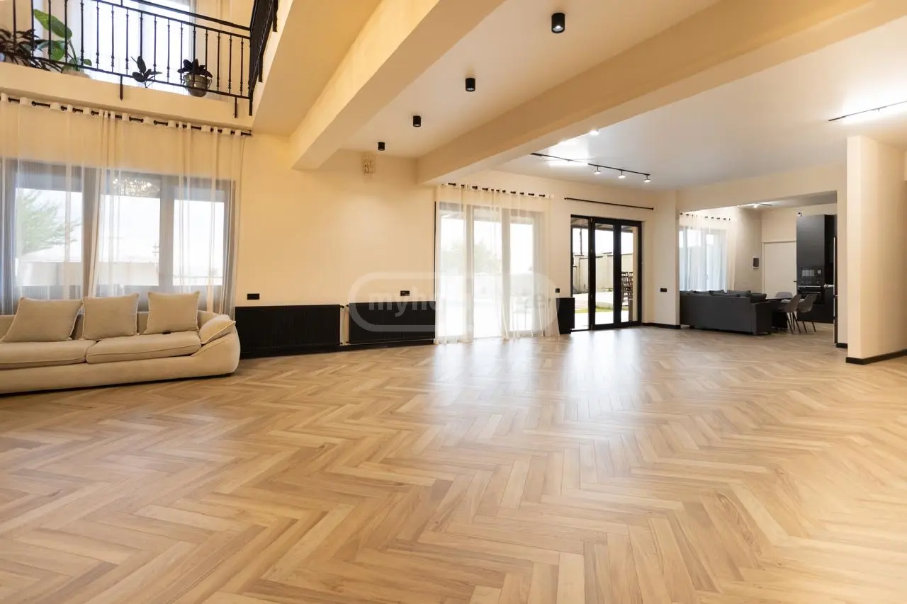 5 Room Country House Daily Rent In Upper Lisi view 4