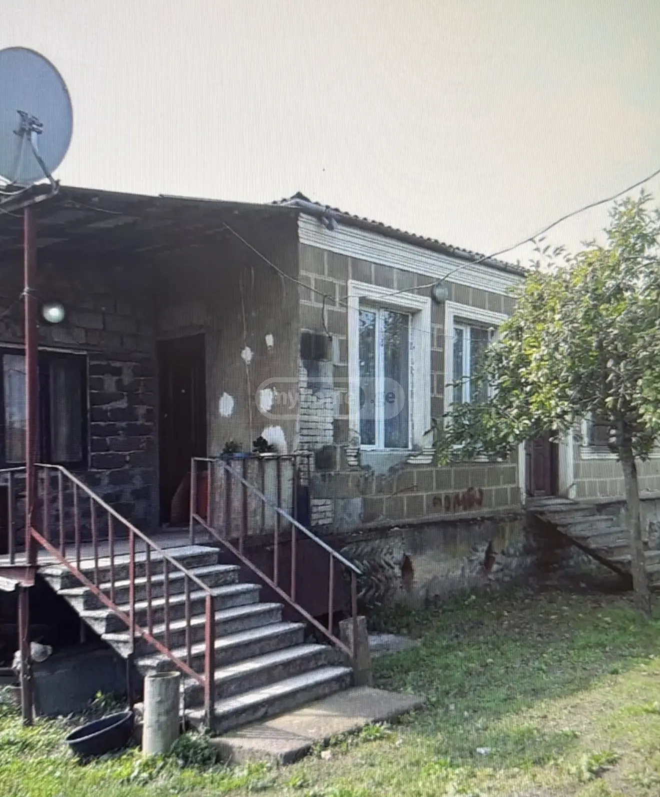 6 Room Private House For Sale view 2