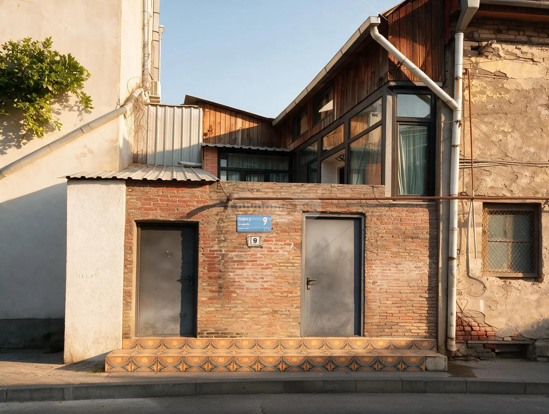 6 Room Private House For Sale view 2
