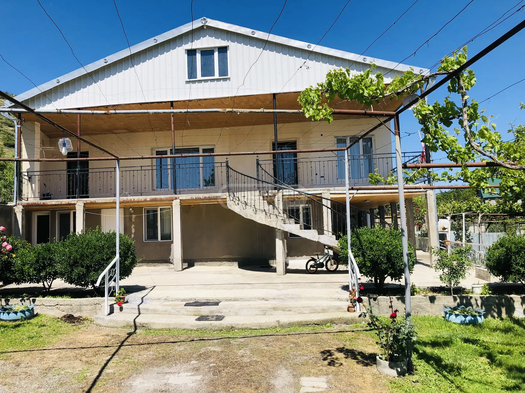 9 Room Apartment For Sale view 1