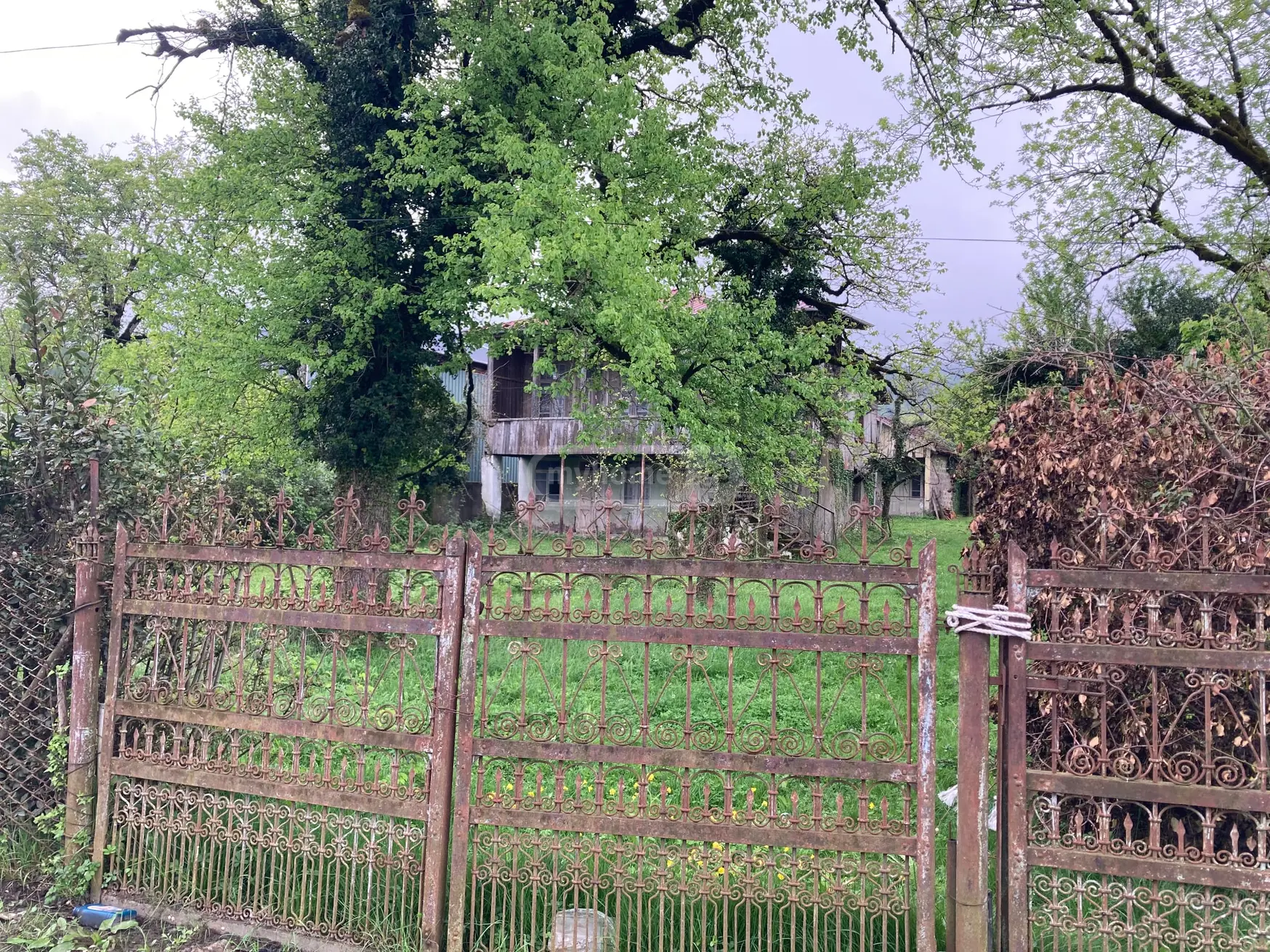 7 Room Private House For Sale view 2