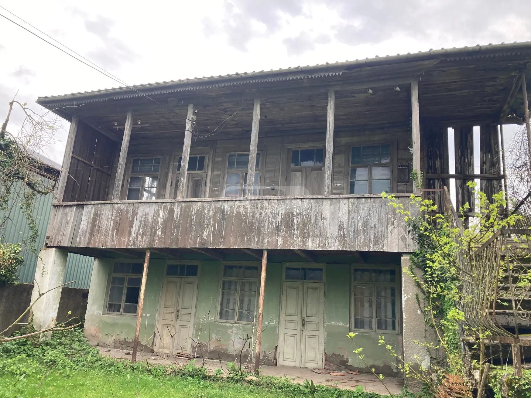 7 Room Private House For Sale view 3