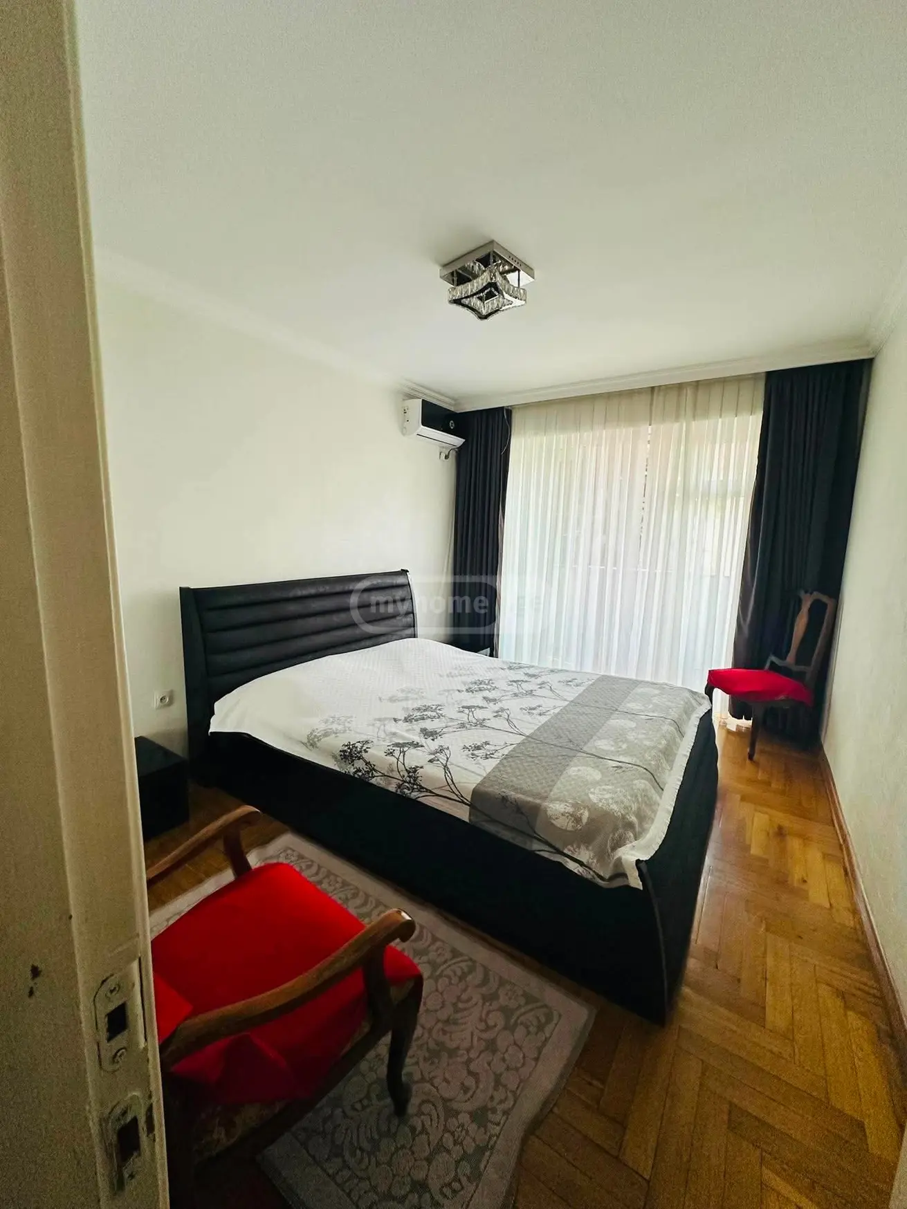 5 Room Apartment Daily Rent In Batumi view 8