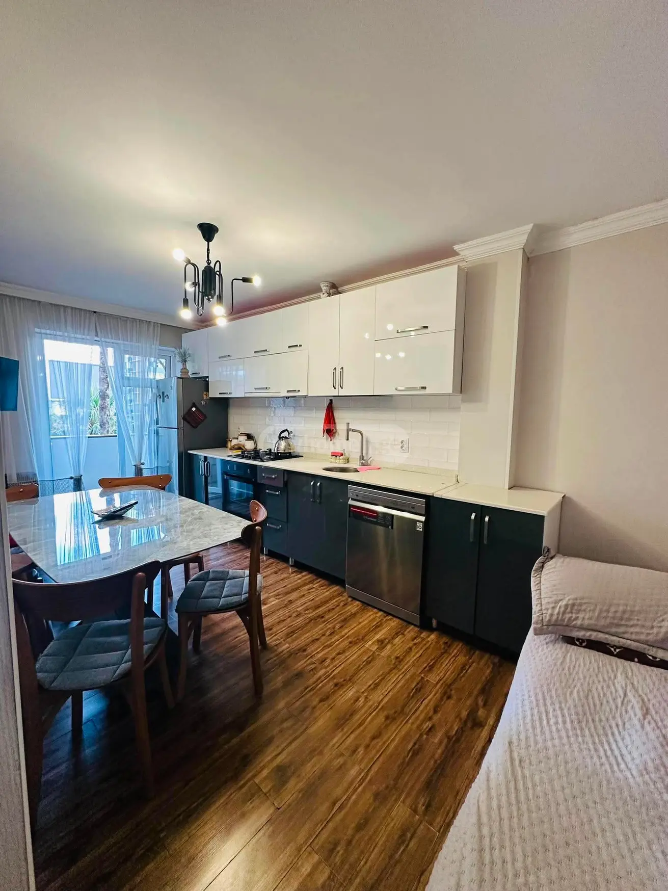 5 Room Apartment Daily Rent In Batumi view 9