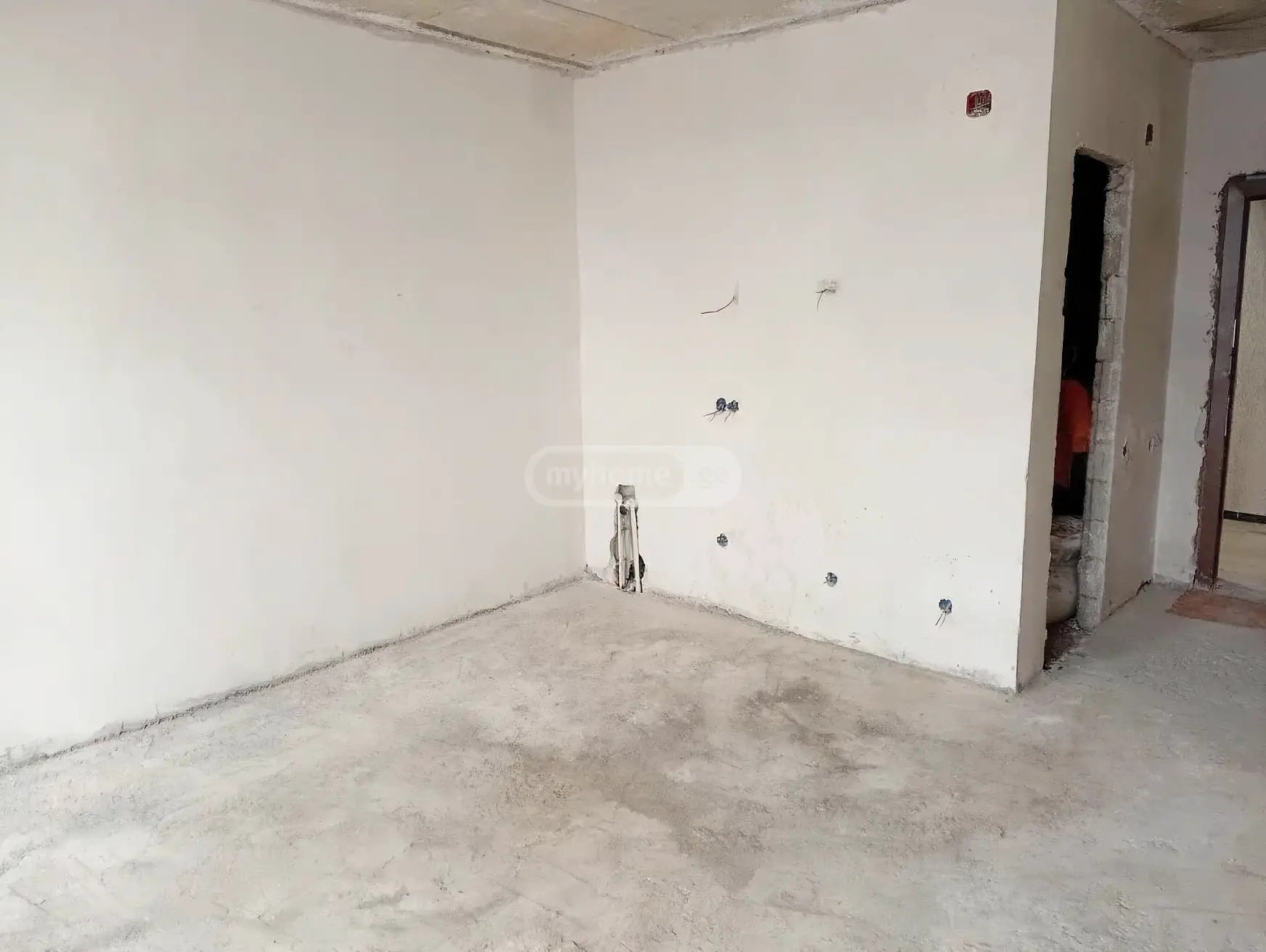 Studio Apartment For Sale view 9