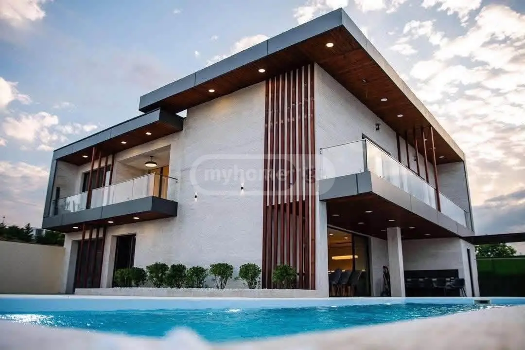 6 Room Private House For Rent In Mtatsminda view 1