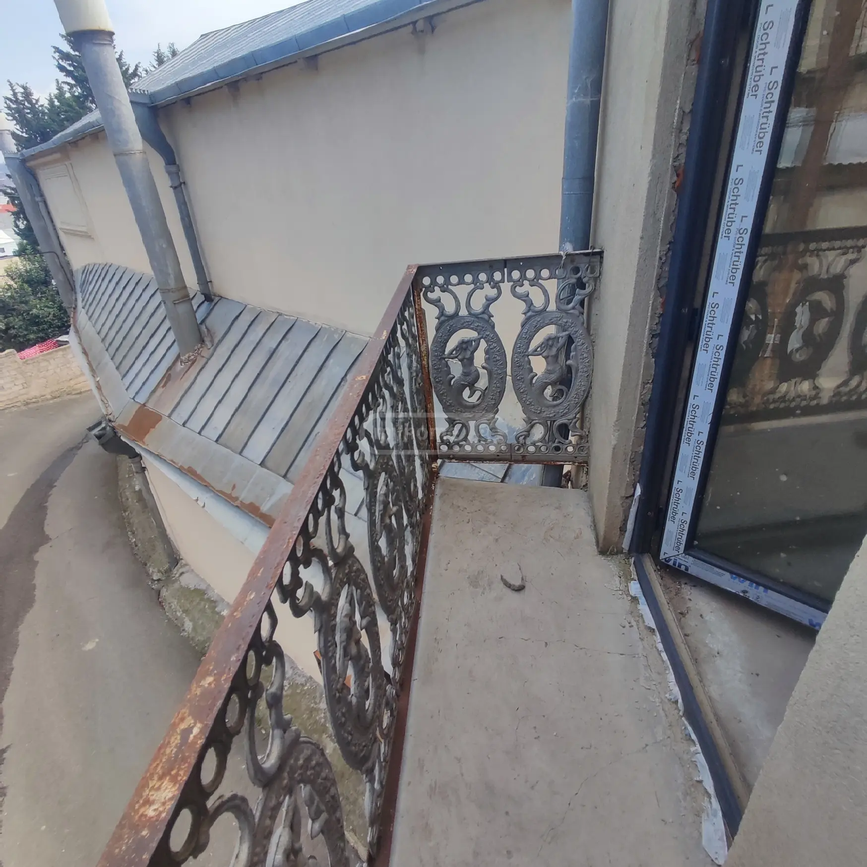 3 Room Private House For Sale view 2