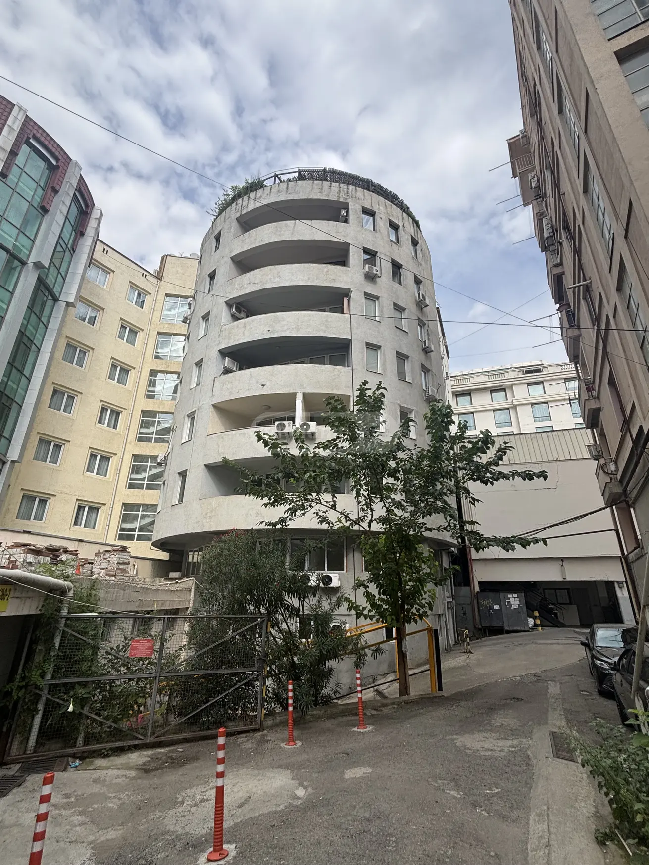 Special Commercial Area For Sale In Mtatsminda view 2