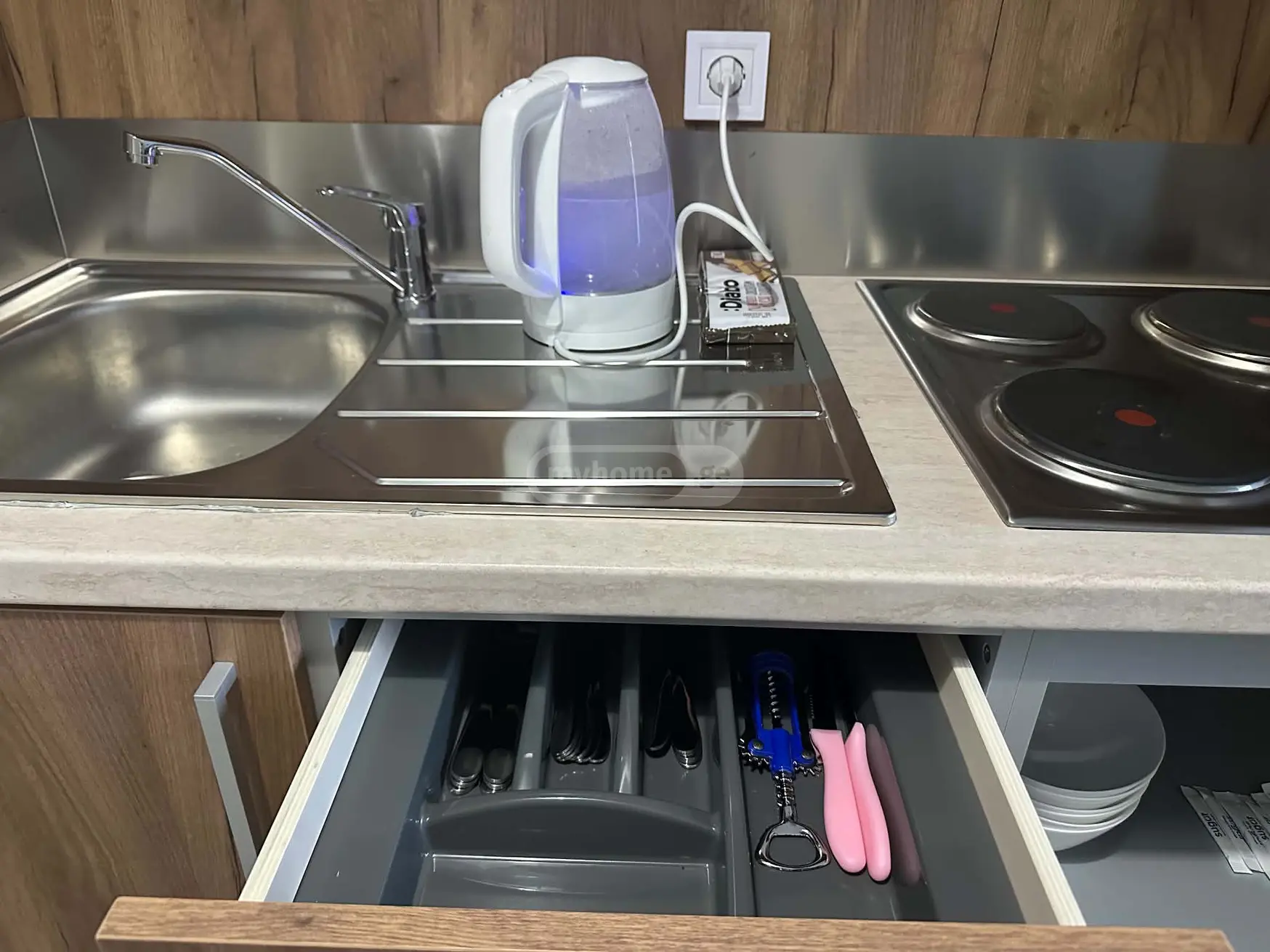 3 Room Apartment Daily Rent In Kakhabri District, In Batumi view 6