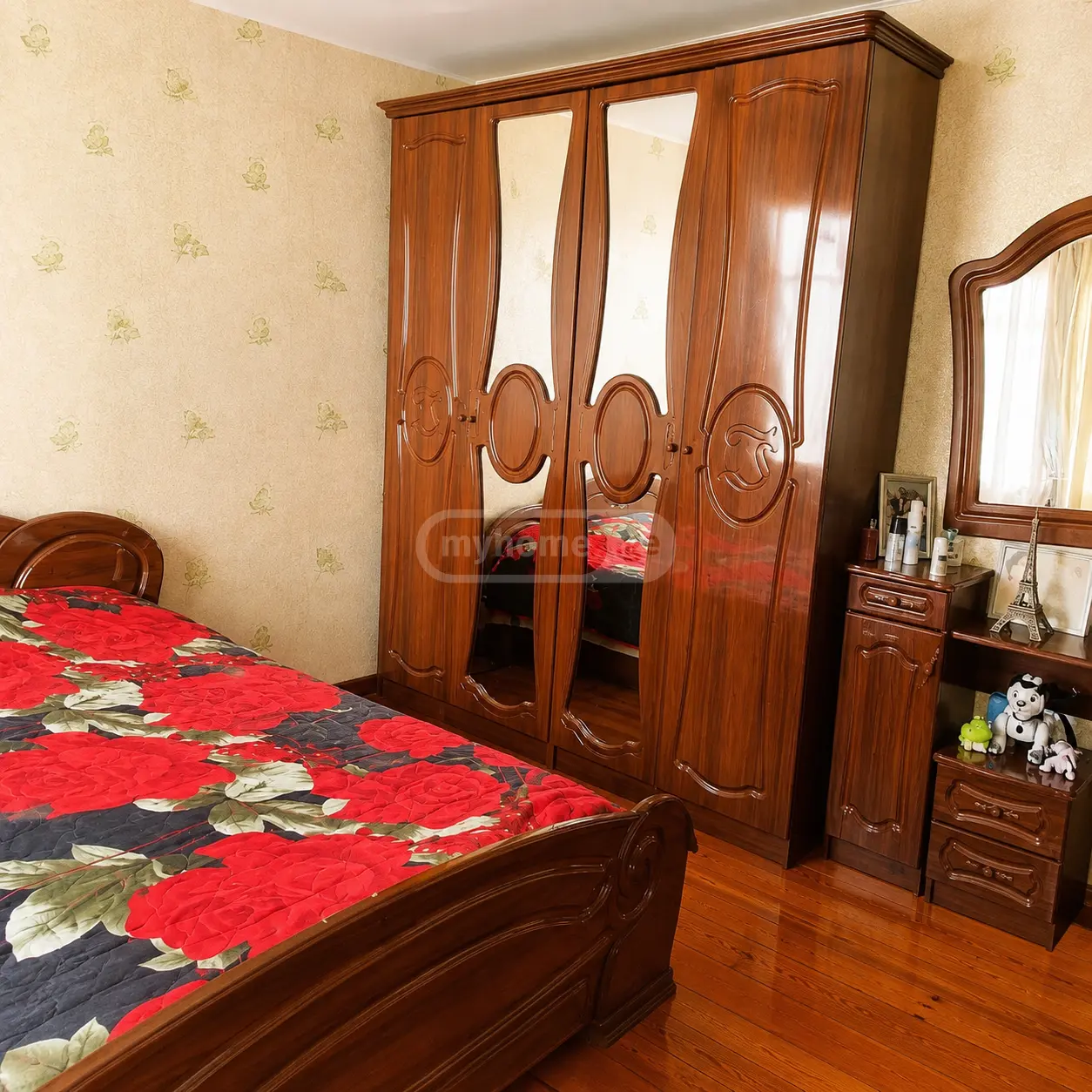 4 Room Private House For Sale view 6