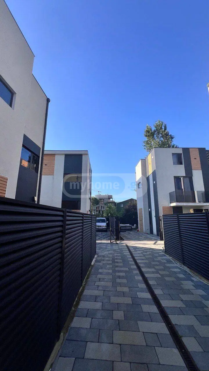 5 Room Private House For Sale view 5