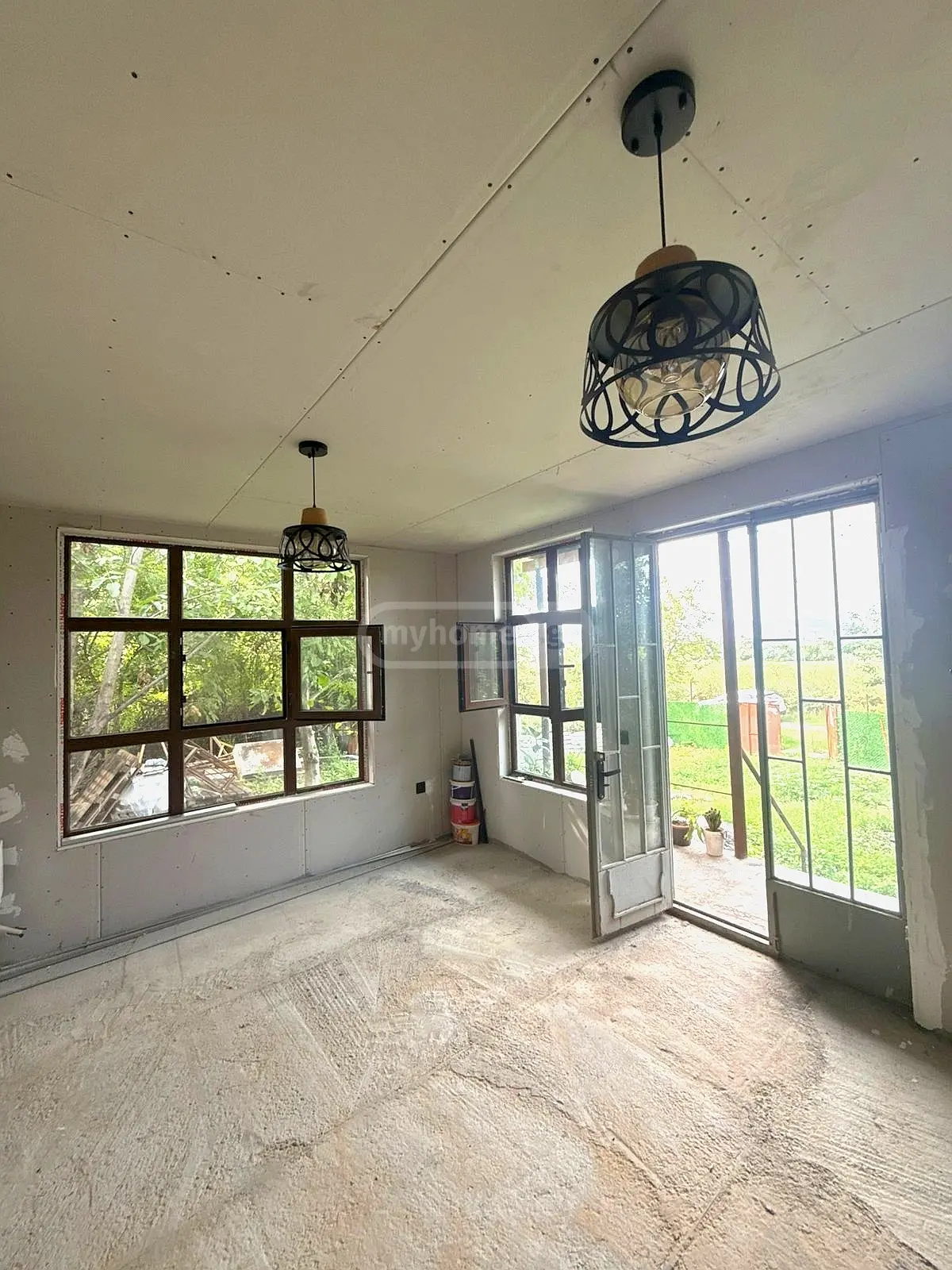 5 Room Private House For Sale view 2
