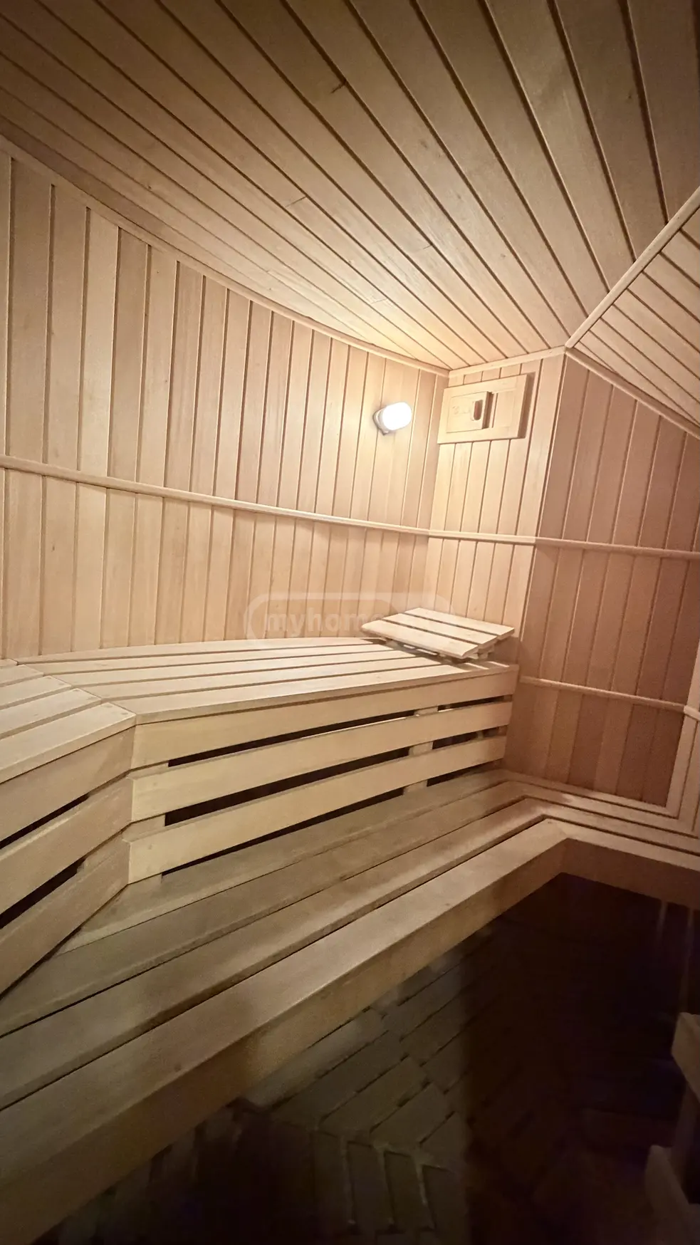 9 Room Private House For Sale view 3