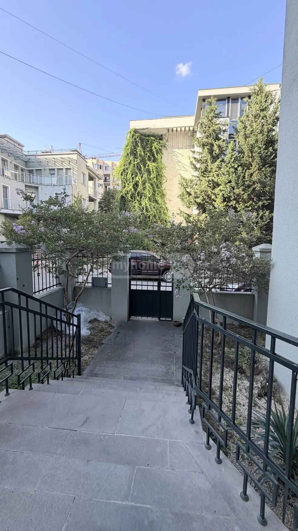 9 Room Private House For Sale view 10