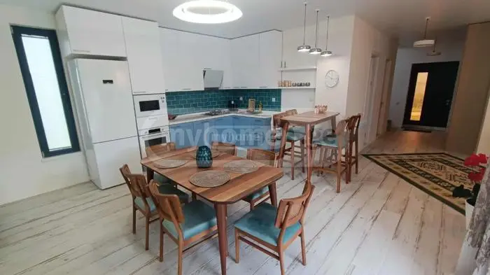 6 Room Private House For Sale view 2