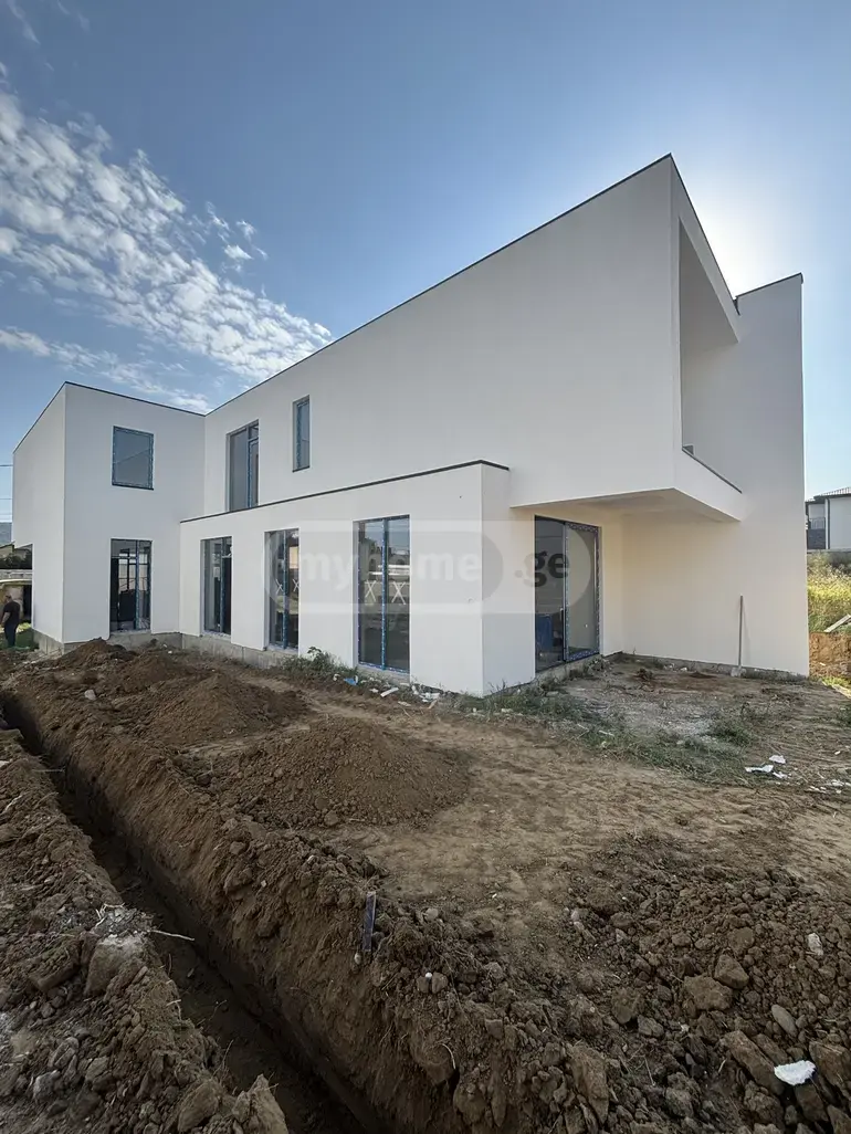 6 Room Private House For Sale view 42