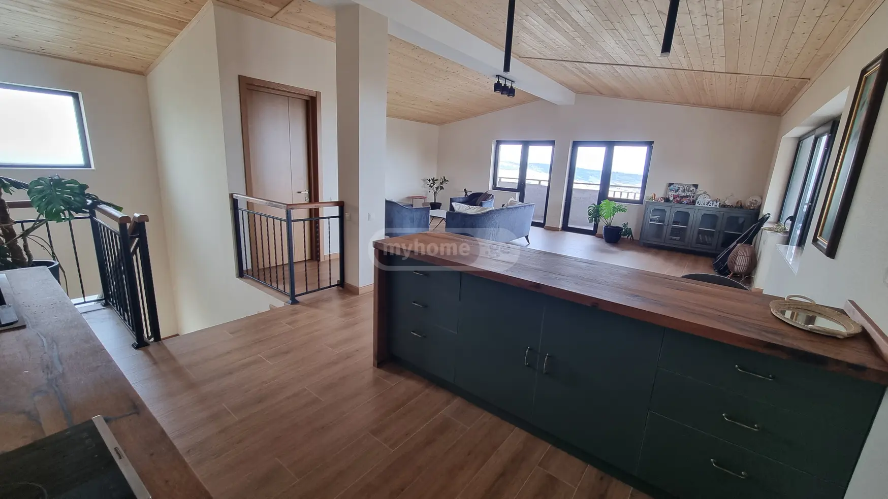 8 Room Private House For Sale view 10