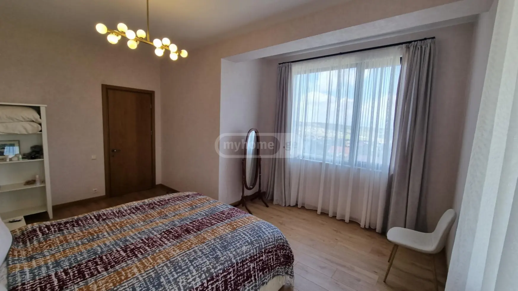 8 Room Private House For Sale view 14