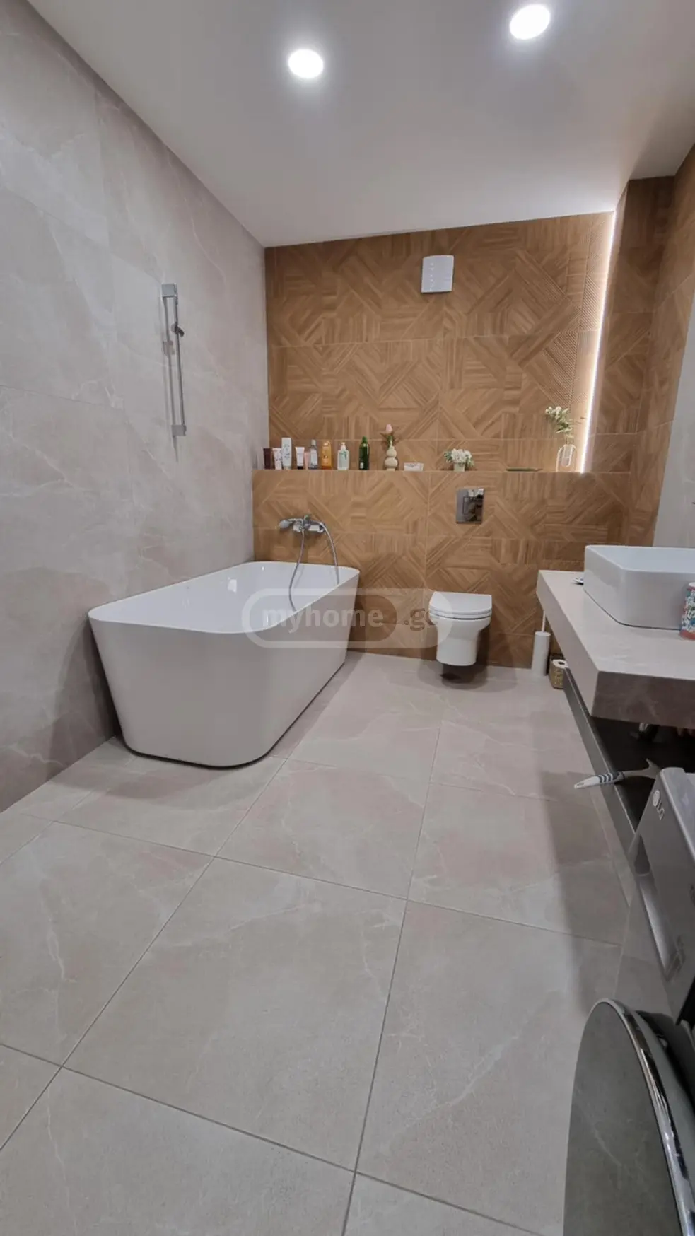 8 Room Private House For Sale view 13