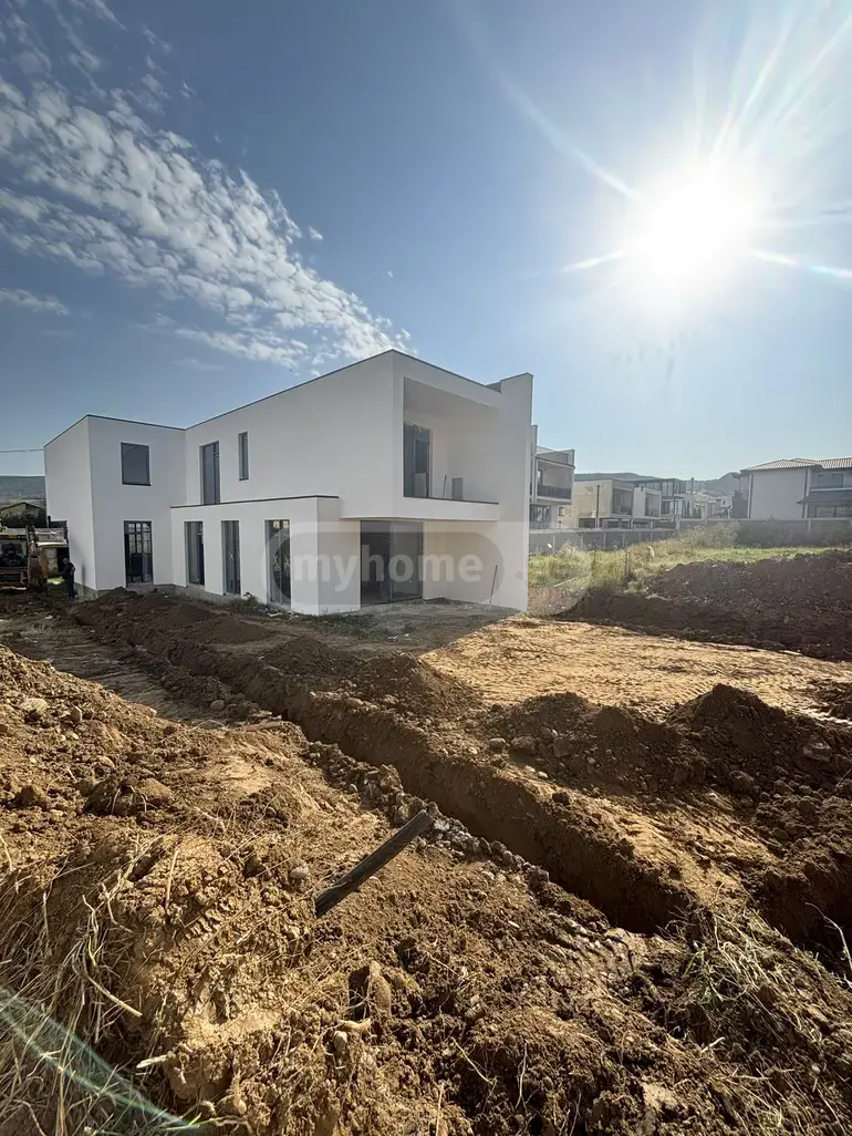6 Room Private House For Sale view 47