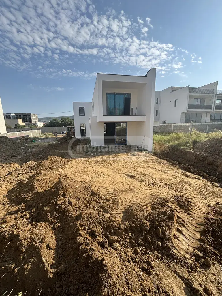 6 Room Private House For Sale view 45