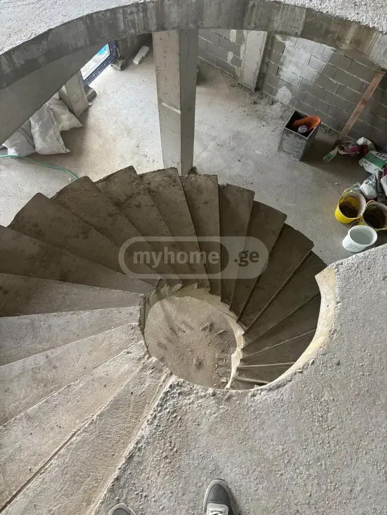 6 Room Private House For Sale view 50