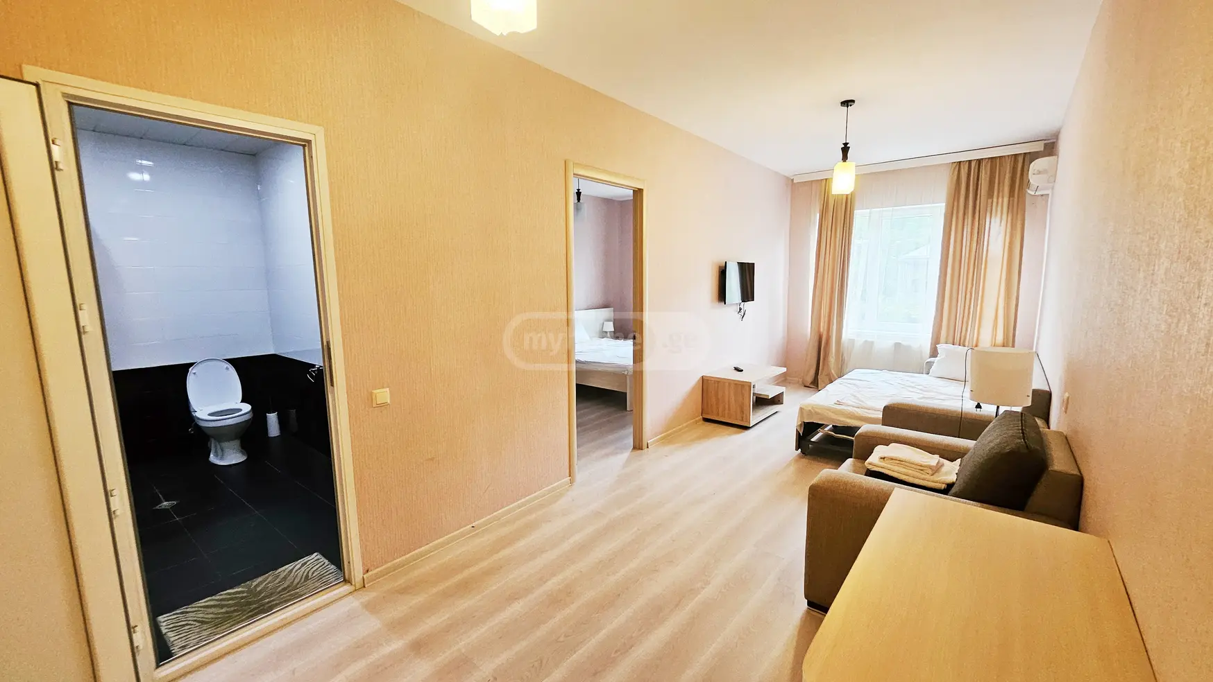 8 Room Hotel For Sale view 4