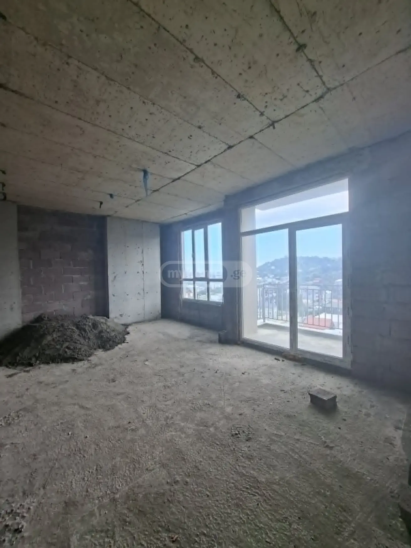 3 Room Apartment For Sale view 2