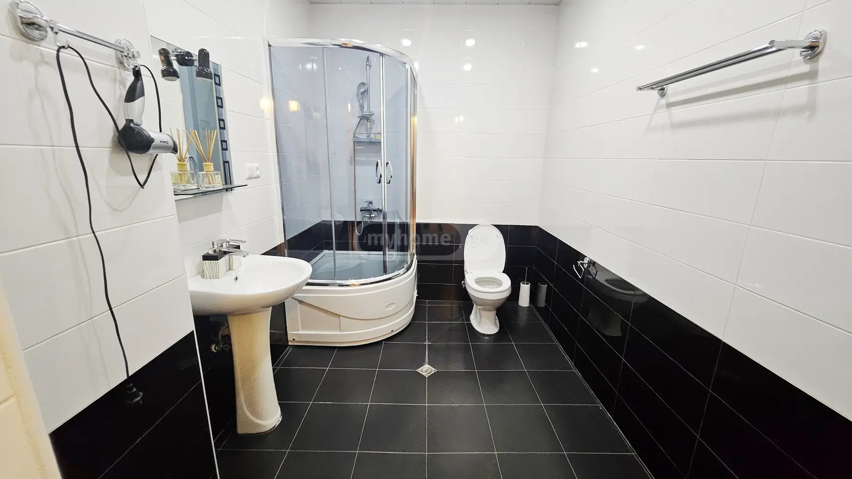 8 Room Hotel For Sale view 6