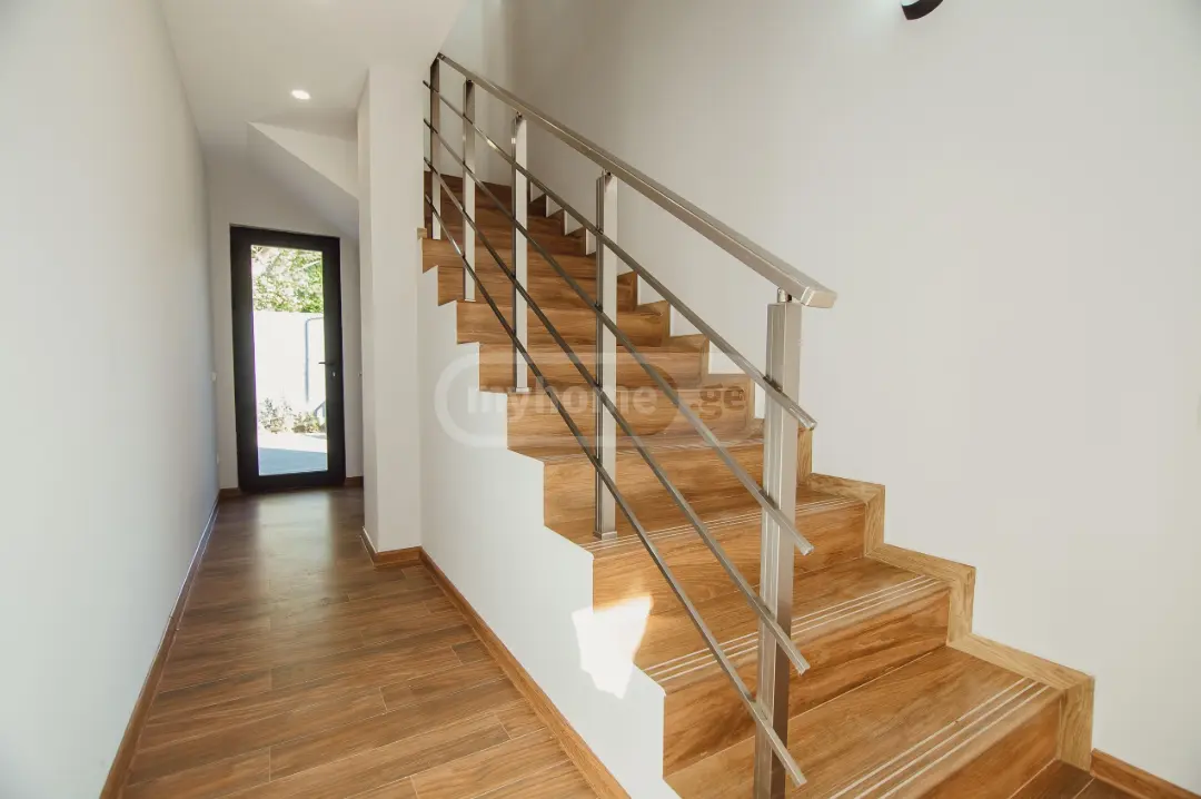 4 Room Private House For Sale view 3