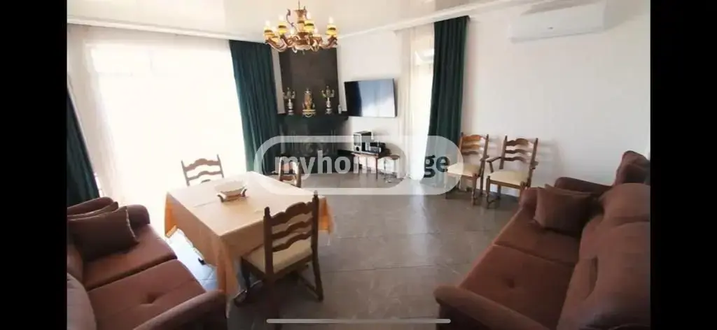 8 Room Private House For Sale view 5
