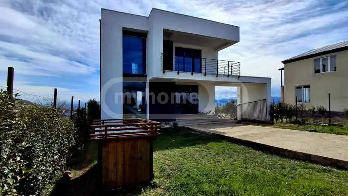 5 Room Private House For Sale view 12