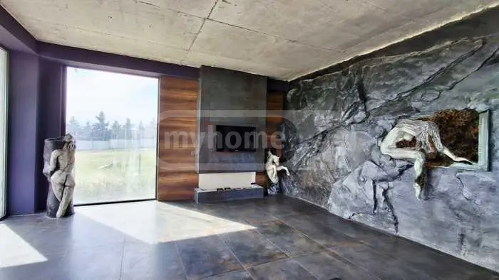 5 Room Private House For Sale view 1