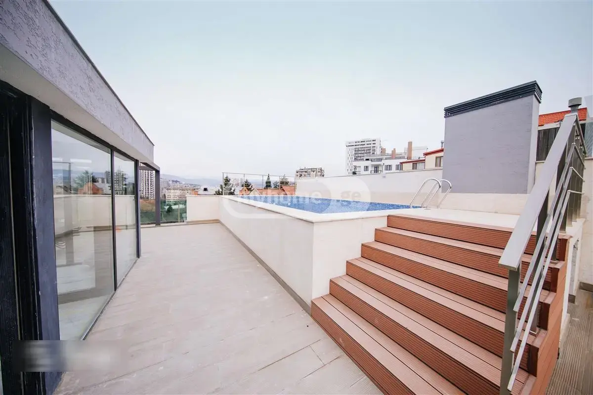 10+ Room Private House For Rent In Saburtalo view 3