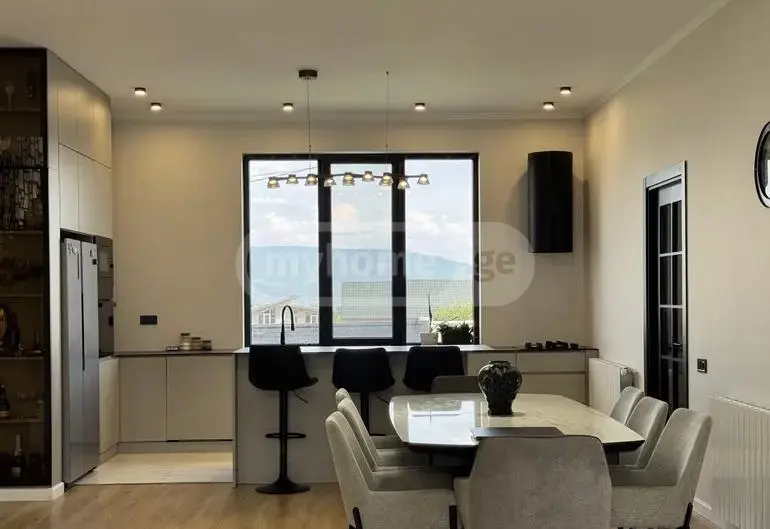 6 Room Private House For Sale view 12