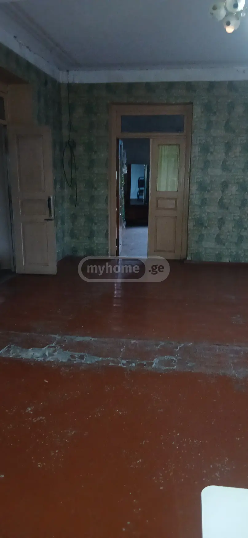7 Room Private House For Sale view 11